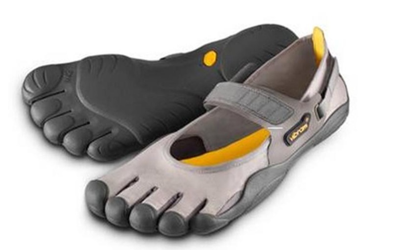 chaussure en forme de pied